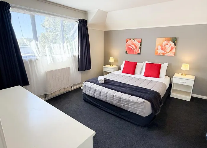 Champers Motor Inn