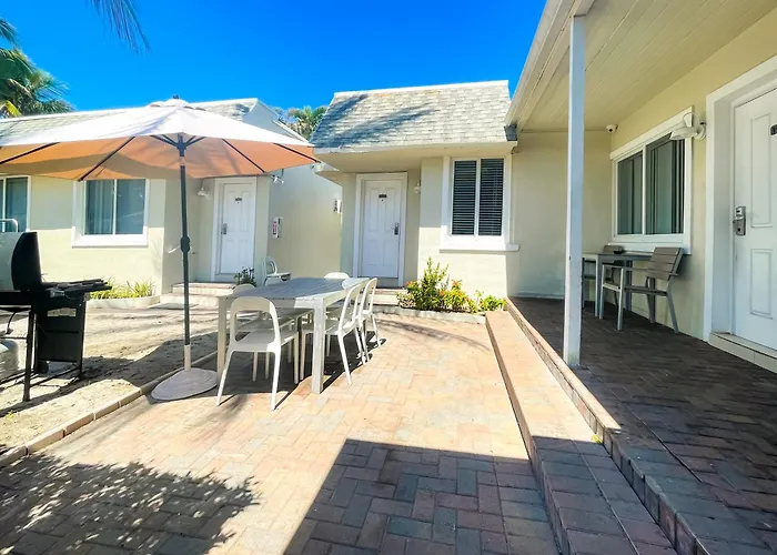 Hollywood Broadwalk Oceanside Hotel