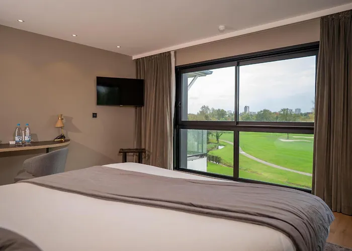 Best Western Plus Le Fairway Hotel&Spa Golf d'Arras