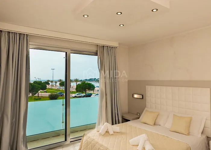 Riviera Luxury Rooms