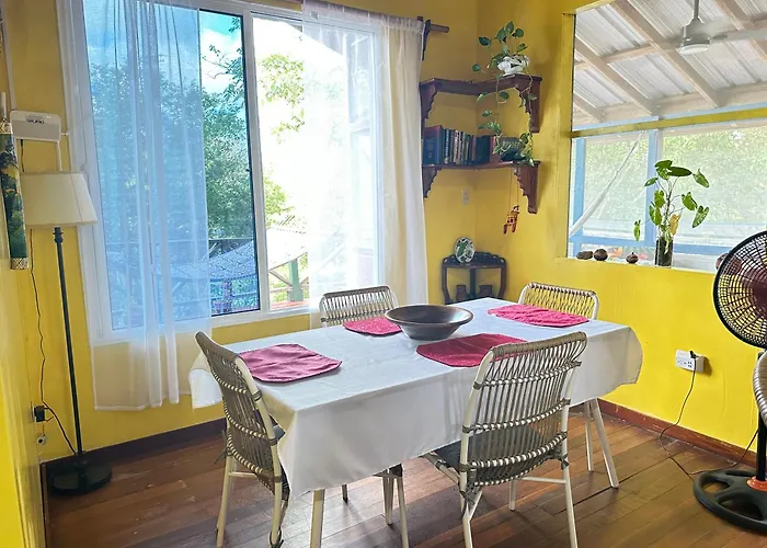 The Howler Jungle House And Cabanas