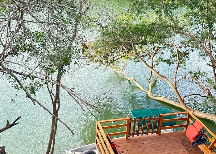 The Howler Jungle House And Cabanas