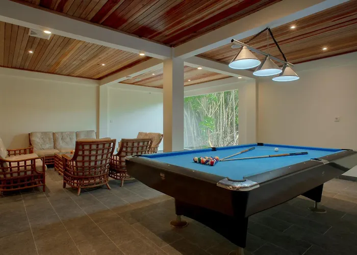 Naya Gawana Resort & Spa Banyuwedang