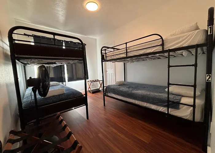 Backpackers Vacation Inn And Plantation Village
