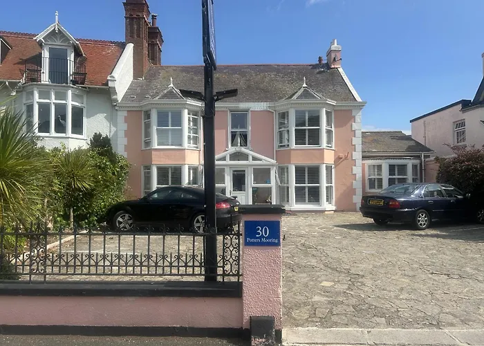Potters Mooring Guest House