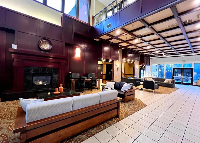 Ramada By Wyndham Southcenter