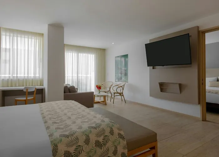 Courtyard By Marriott Santa Marta Resort