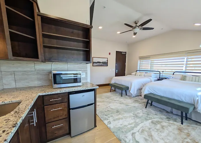 Iron Springs Luxury Lodge & Spa