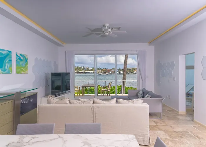 Coral Beach Club Villas & Marina