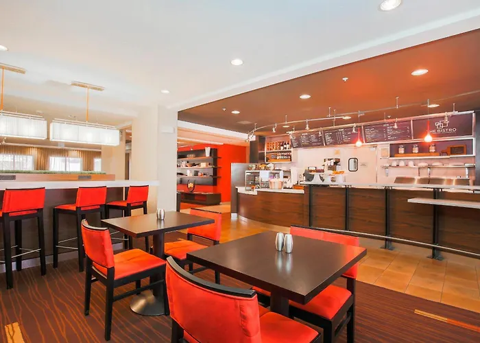 Courtyard By Marriott Monterey