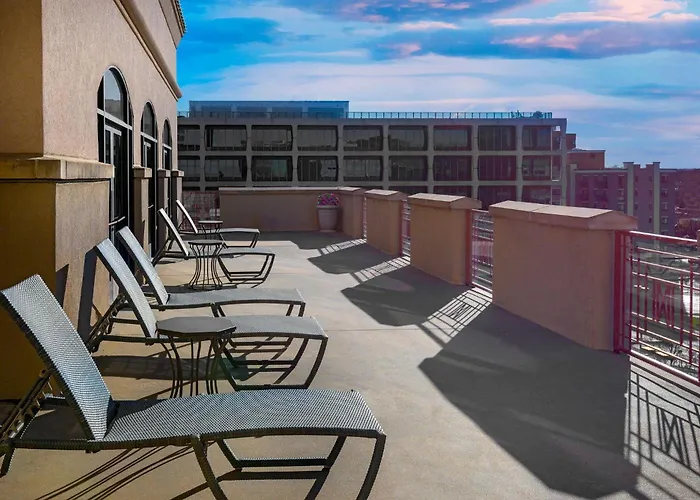Hampton Inn & Suites Country Club Plaza
