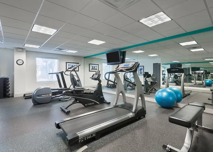 Holiday Inn Express & Suites By Ihg