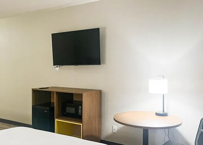 Days Inn By Wyndham Fremont