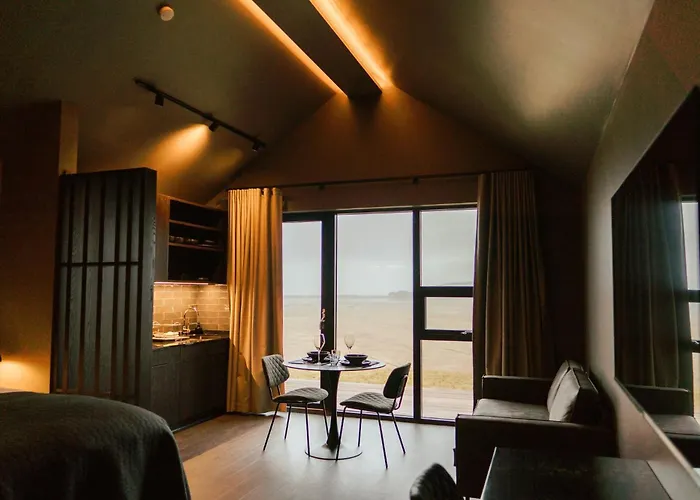 Black Beach Suites Vík
