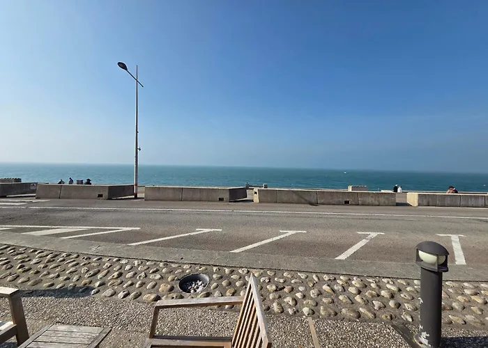 New Hotel De La Mer