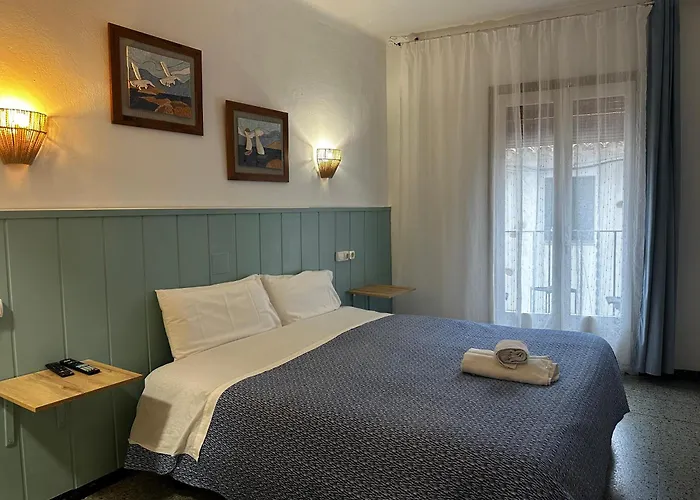 P&R Hostals Maria Rosa Tossa de Mar