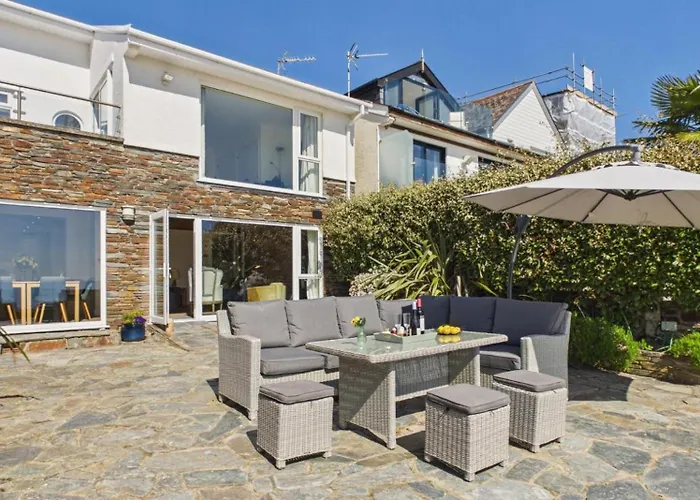 Rainbow Leap - 5 Bed Holiday Home -
