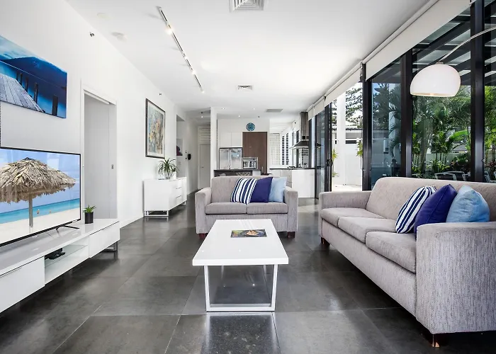Ultra Broadbeach