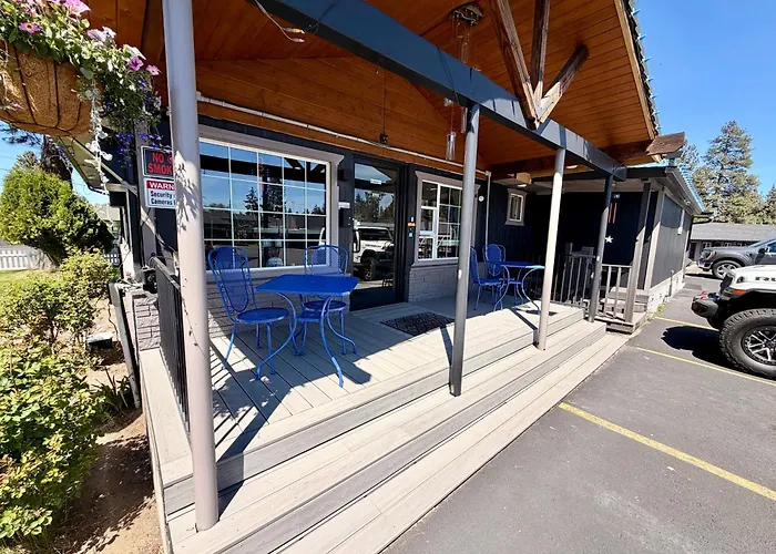 Cascade Lodge - Central Bend Retreat