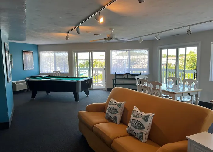 Riverview Resort