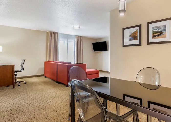 Comfort Suites Grand Rapids North