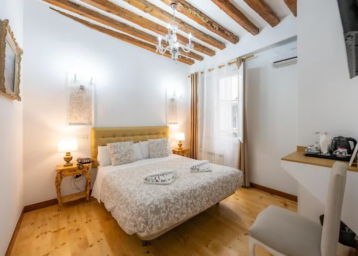 Oriente Palace Apartments