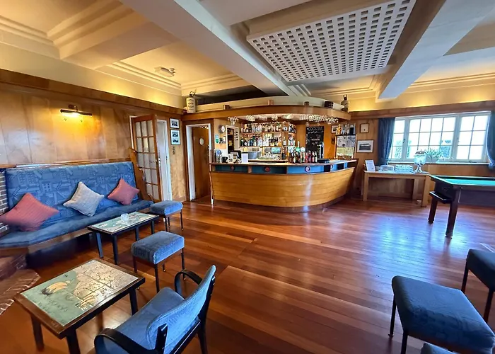 Knoll House