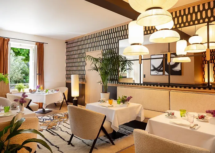 CHAMBRE ROMANTIQUE, JACUZZI et LIT D'EXCEPTION