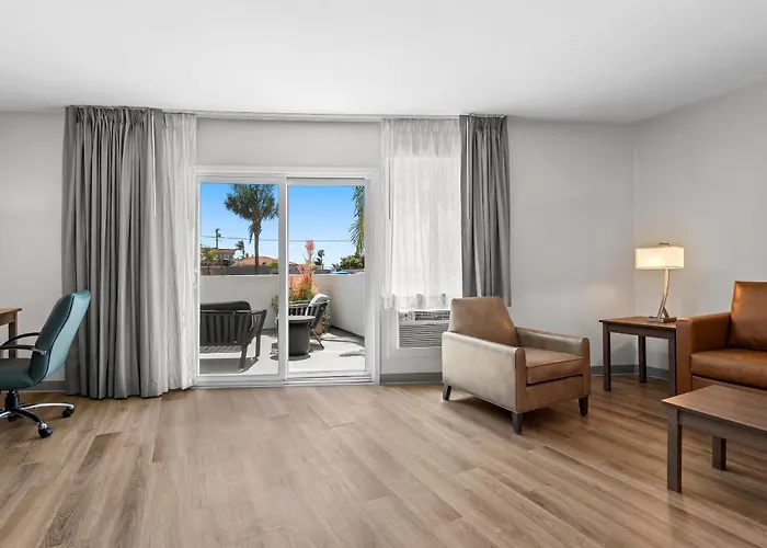 Quality Inn & Suites Hermosa Beach