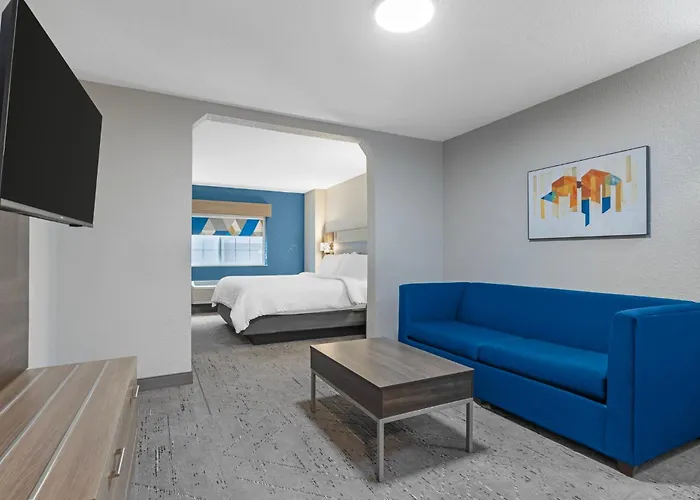 Holiday Inn Express Hotel & Suites Charlotte By Ihg