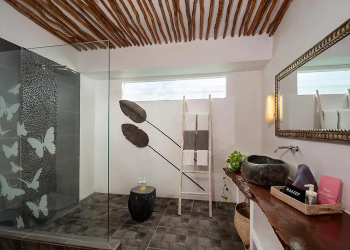 Pinkcoco Uluwatu - Constant Surprises & For Cool Adults Only Hotel