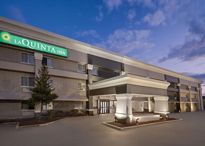 La Quinta Inn By Wyndham Milwaukee Airport / Oak Creek