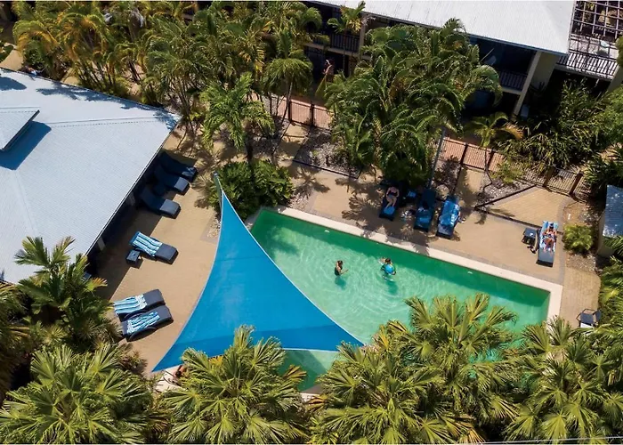 Trinity Beach Club Holiday Apartments
