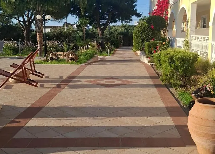 Sunflower Apartments&Studios Laganas