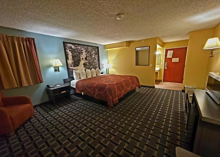 Super 8 By Wyndham Henderson North East Denver