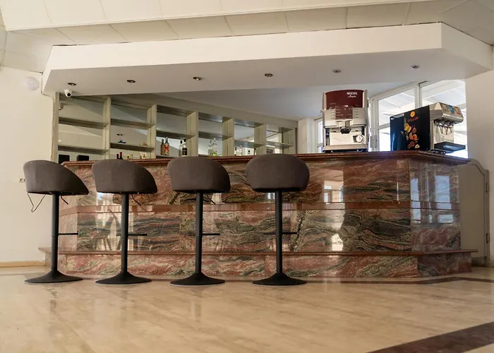 California Beach Hotel - Adults Only