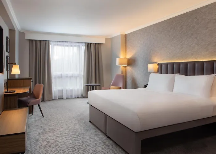 Doubletree By Hilton Dartford Bridge