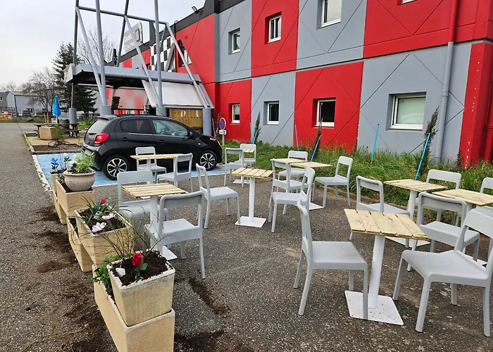 Enzo Hotels Green Proximite Zenith D' Auvergne Ex F1 Formule 1 Clermont Ferrand Issoire Coudes