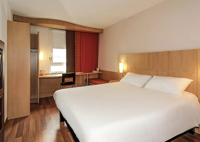 Ibis Rochefort
