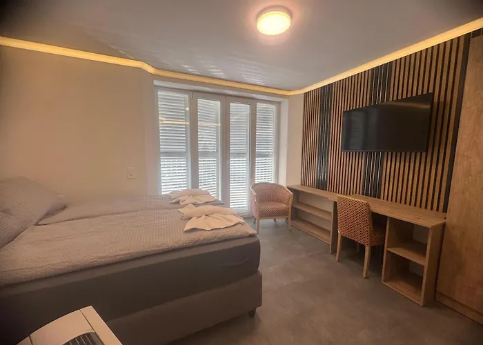 City Hotel