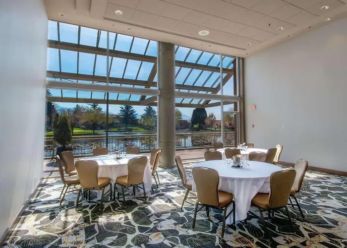 Coast Chilliwack Hotel By Apa