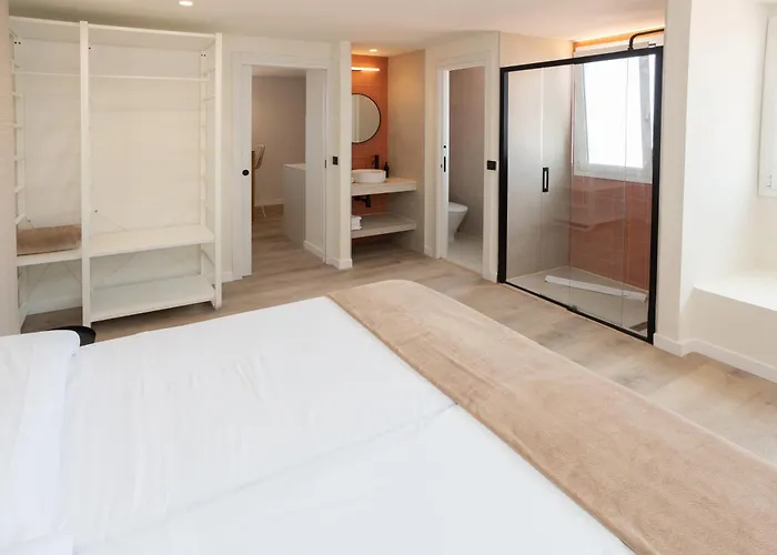 Apartamentos San Antonio Beach