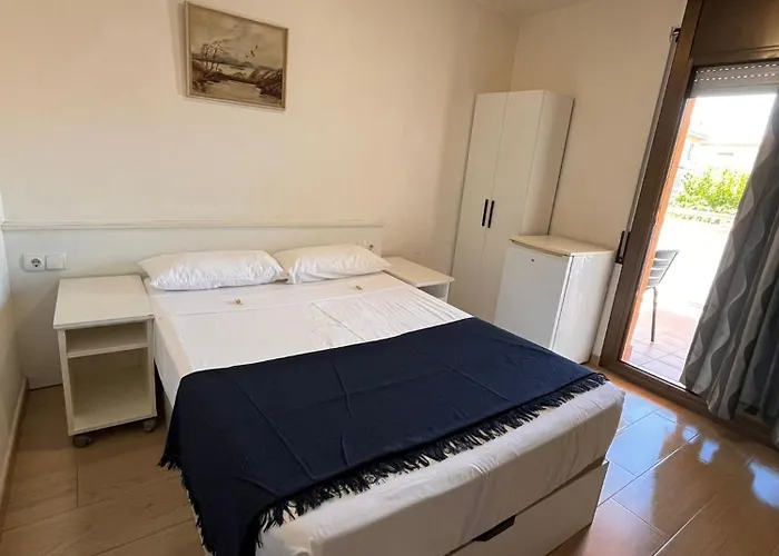 Hostal Cubelles