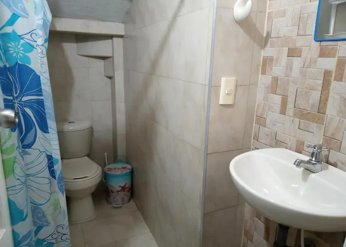 Aquamarina Hostal