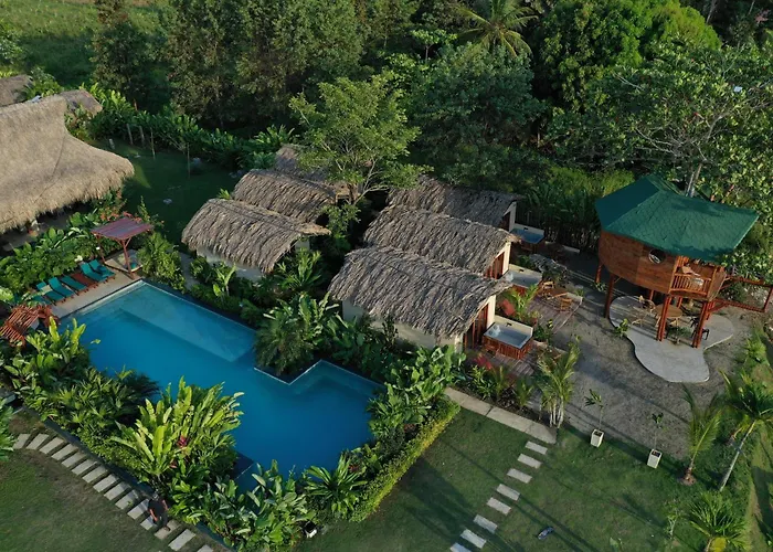 Makai Beach Hostel