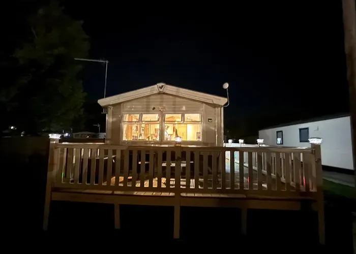 8 Bed Sun Decked Caravan Unlimited High Speed Wifi And Fun At Seawick Holiday Park