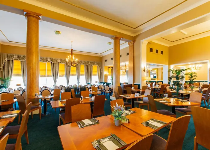 Royal Hotel