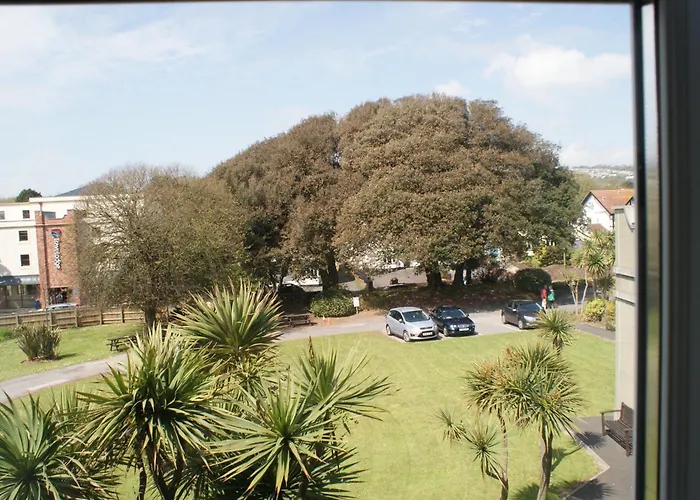 Redcliffe Hotel