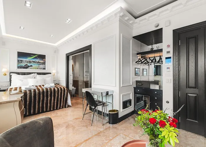 Diamond Suites By Reykjavik Airport