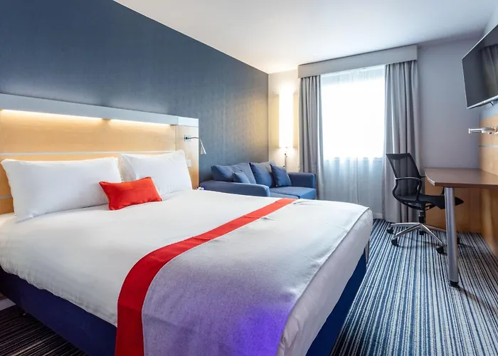 Holiday Inn Express Dunfermline By Ihg